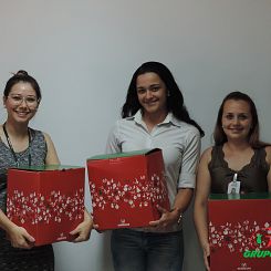 Cesta natalina entregue aos colaboradores.